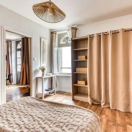La Verriere - Maison Atypique Avec Jardin D'hiver Dans Verriere D'epoque